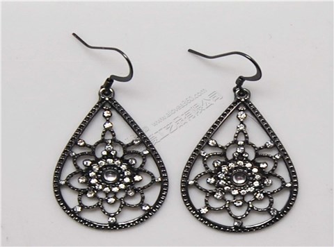 镂空花型时尚鱼钩耳环